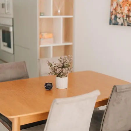 Grand Karavel - Luxury 1br + Parking *