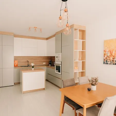 Grand Karavel - Luxury 1br + Parking Apartment Varna