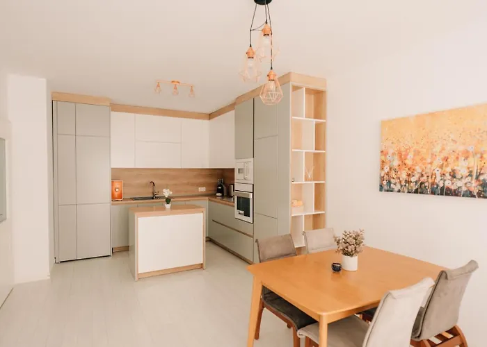 Grand Karavel - Luxury 1br + Parking Apartment Varna